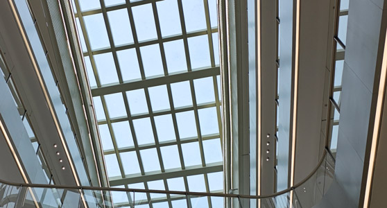 丹东钢结构加工的日常应用:构建现代生活的钢铁力量